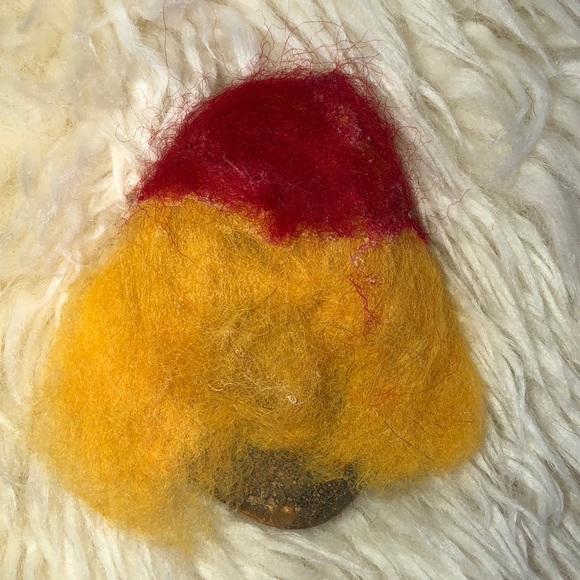 Faces painted on rocks,wool hair and hats designed - Picture 5 of 6